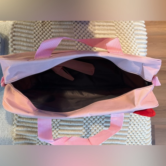 Hello Kitty Duffel Bag 20x12” NEW-Please Specify The Color You Would Like!🩷 - Picture 4 of 10